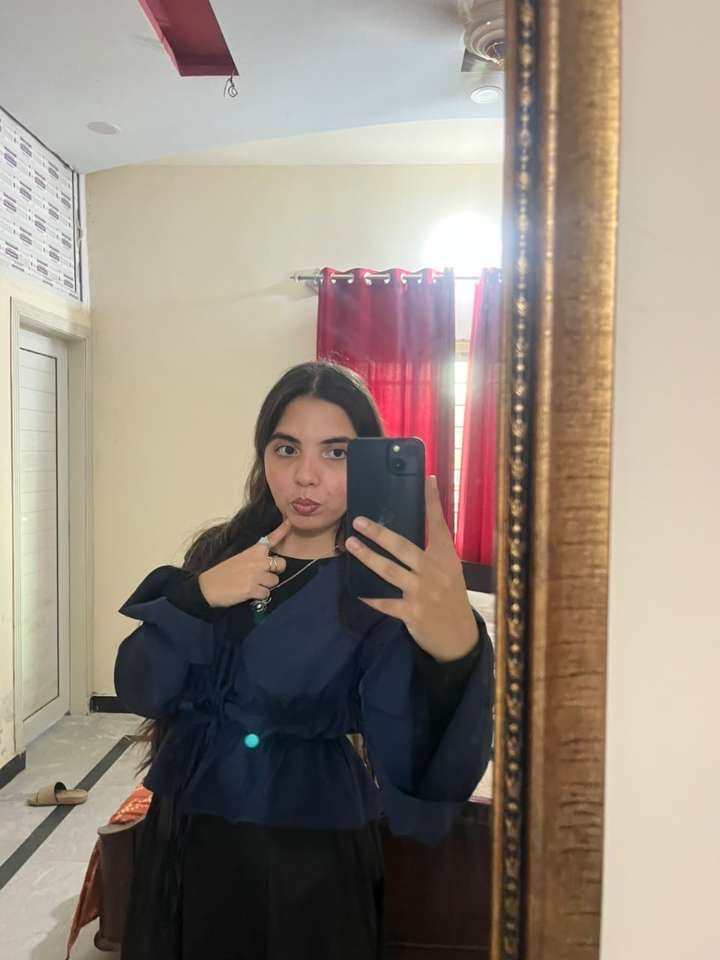 mirror selfie